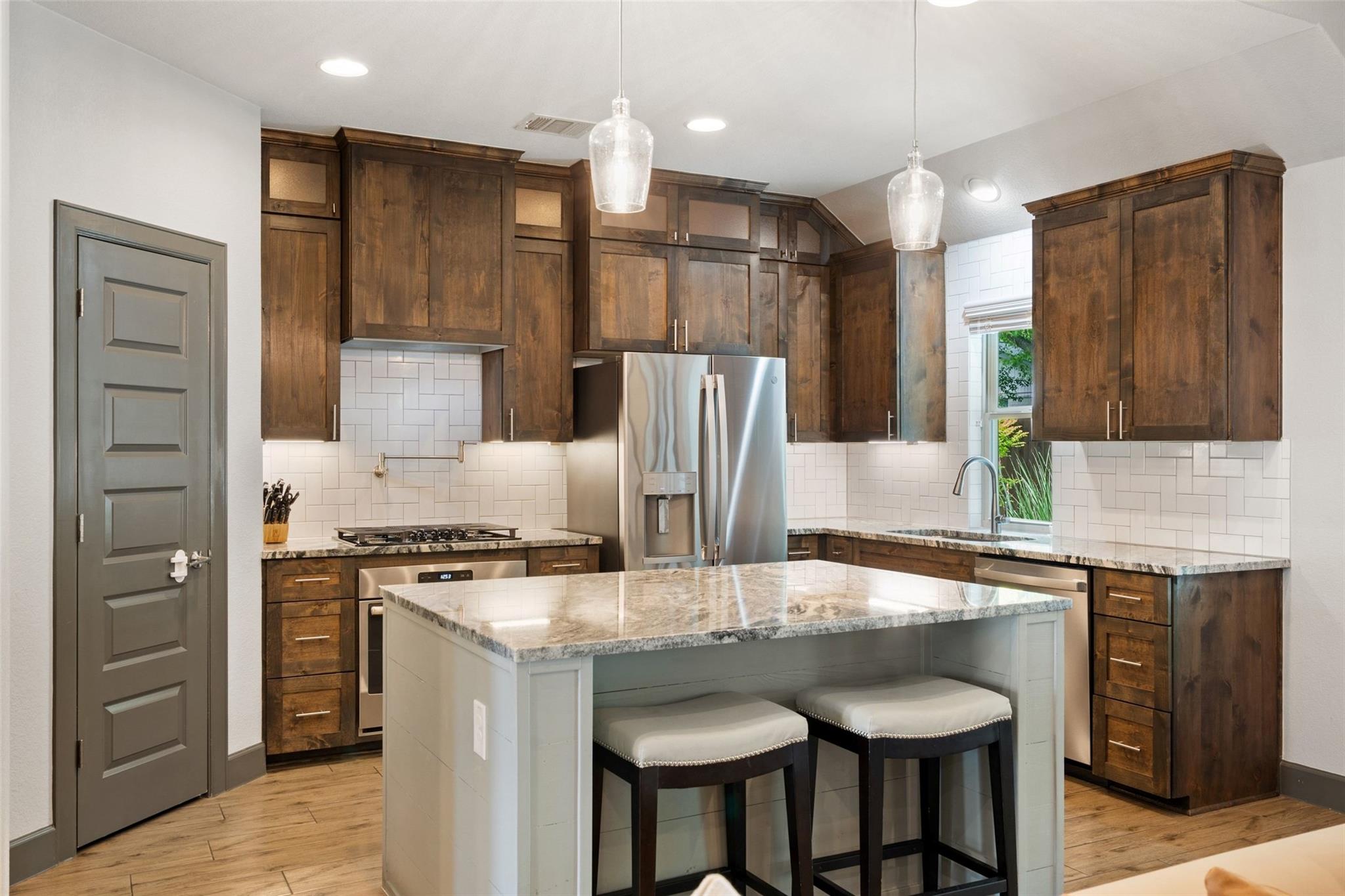 1614 S College Street Georgetown TX 78626