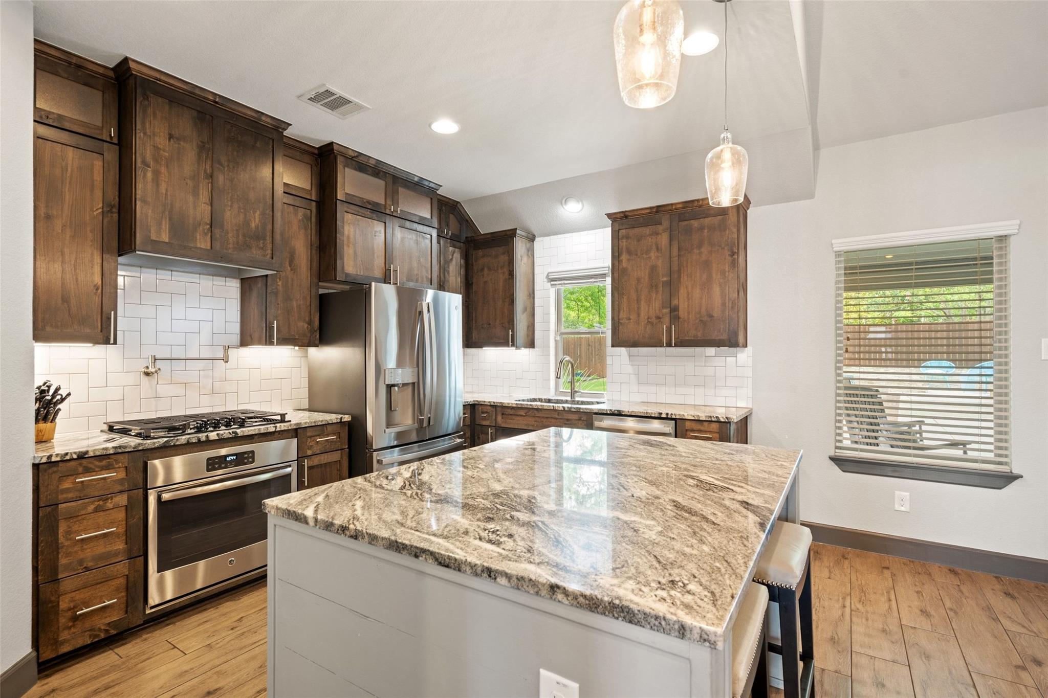 1614 S College Street Georgetown TX 78626
