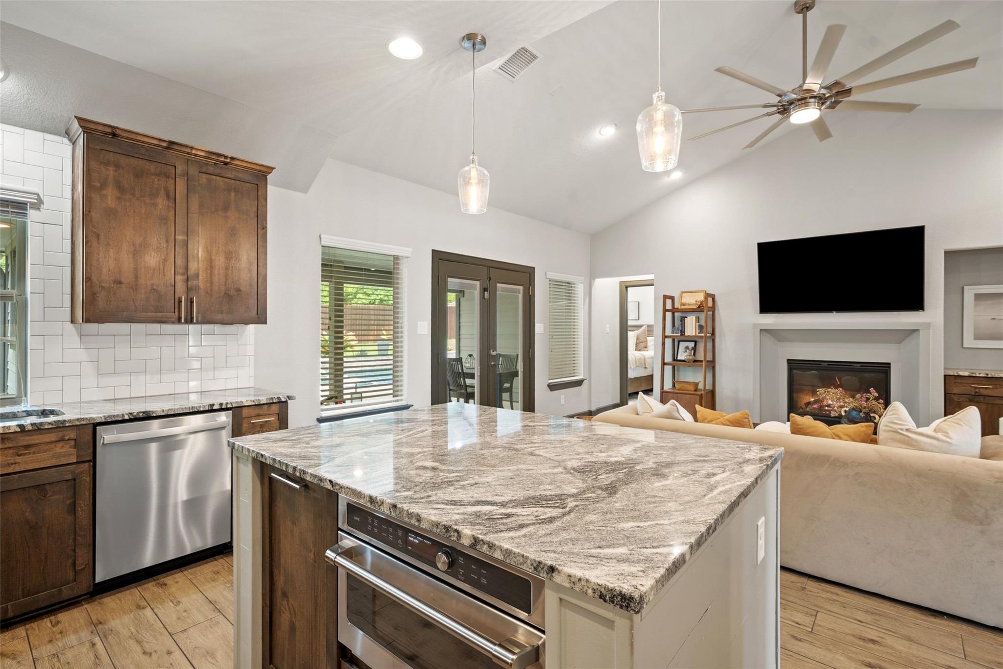 1614 S College Street Georgetown TX 78626