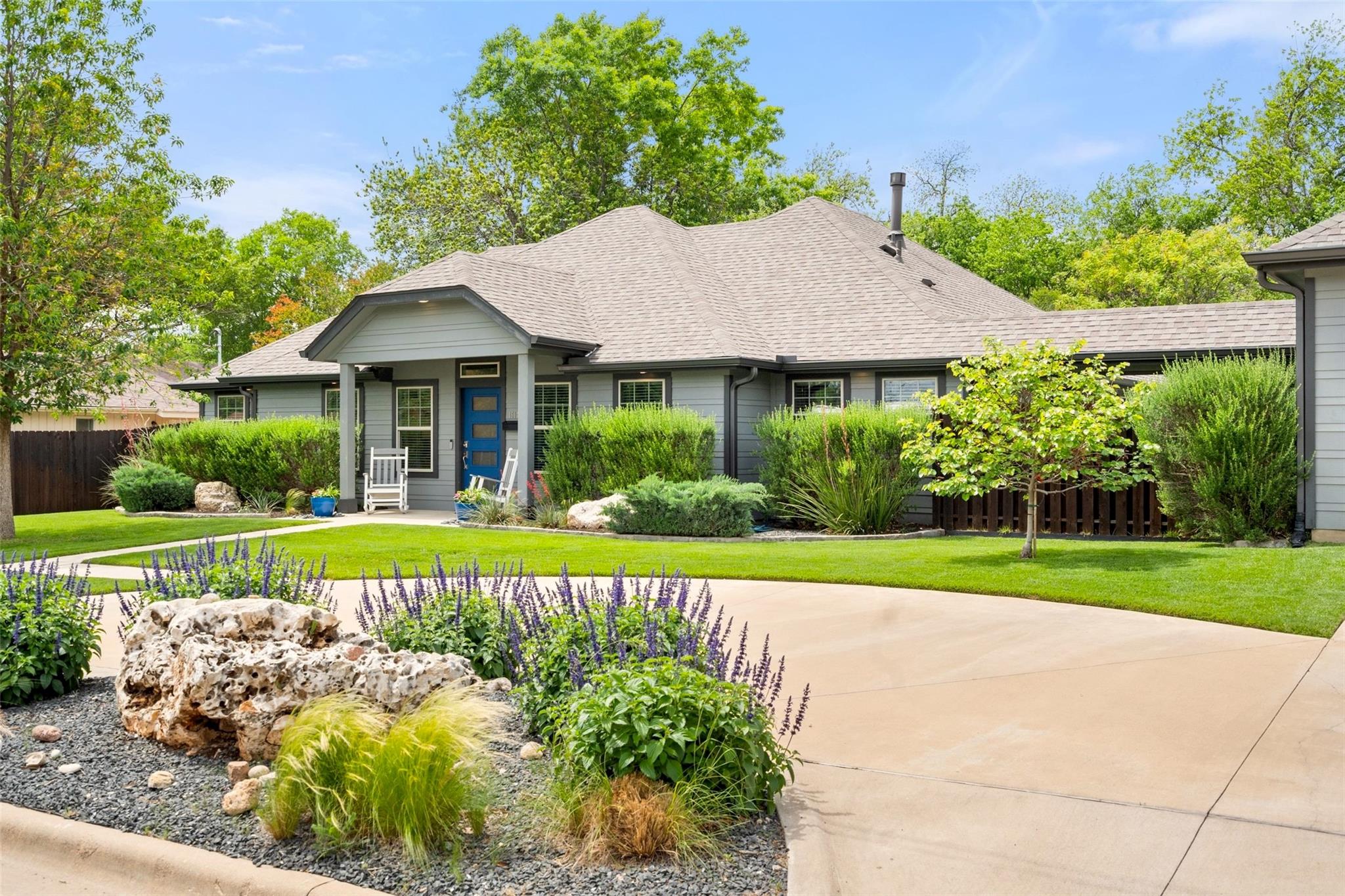 1614 S College Street Georgetown TX 78626