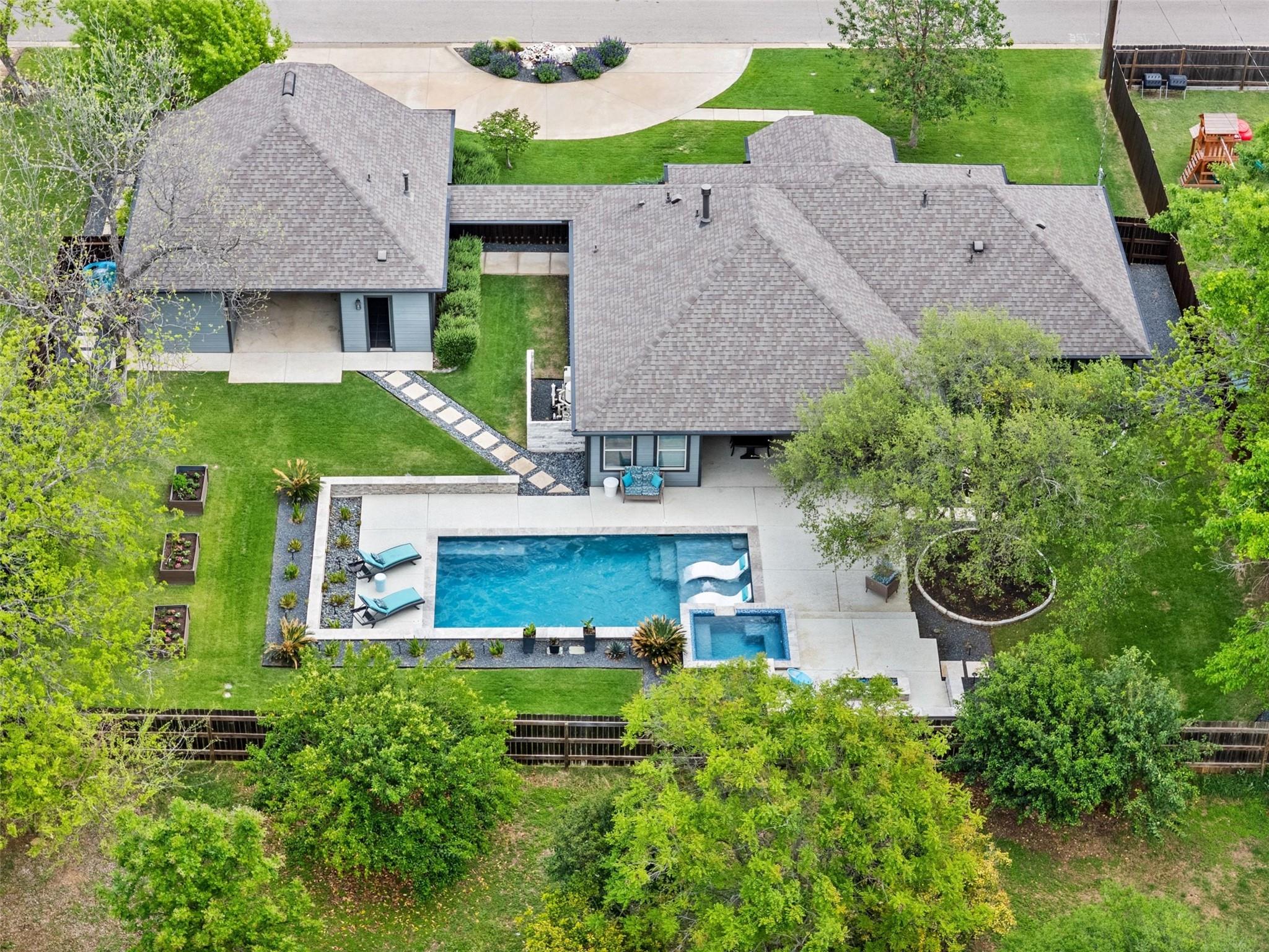 1614 S College Street Georgetown TX 78626