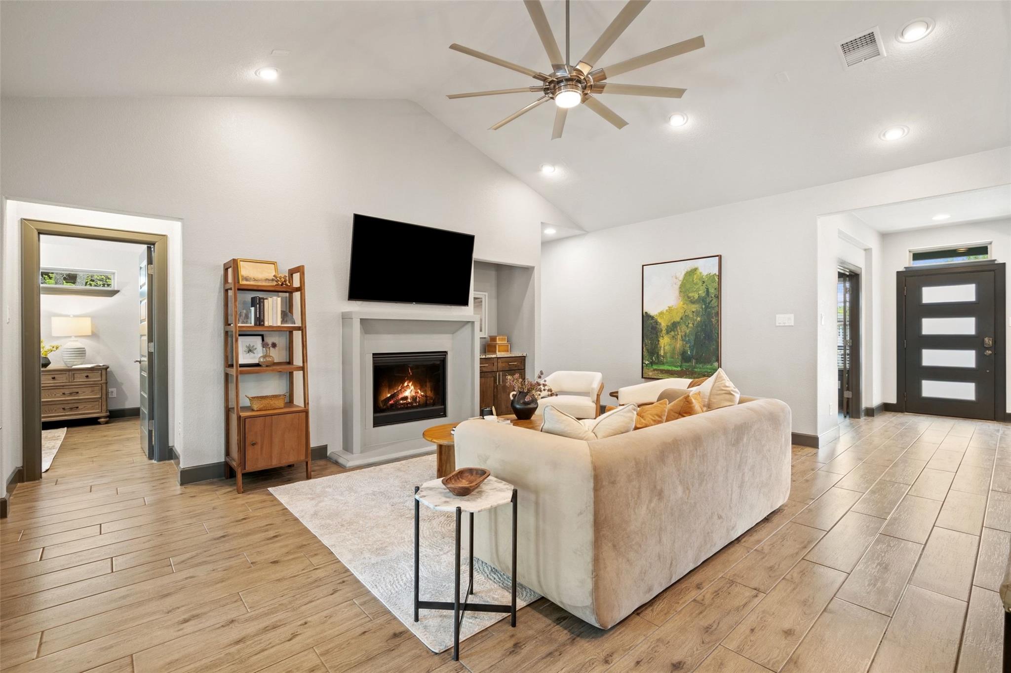 1614 S College Street Georgetown TX 78626