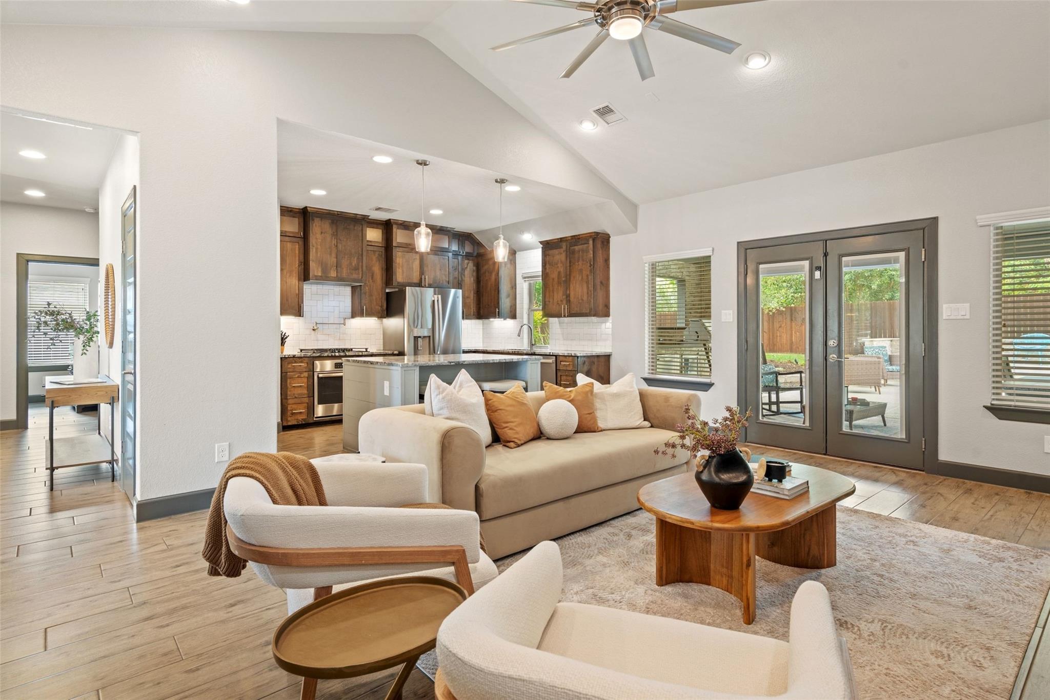 1614 S College Street Georgetown TX 78626