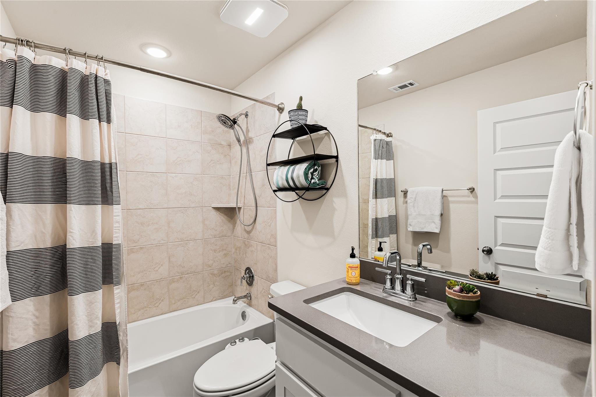 862 Pepperbark Loop Buda TX 78610