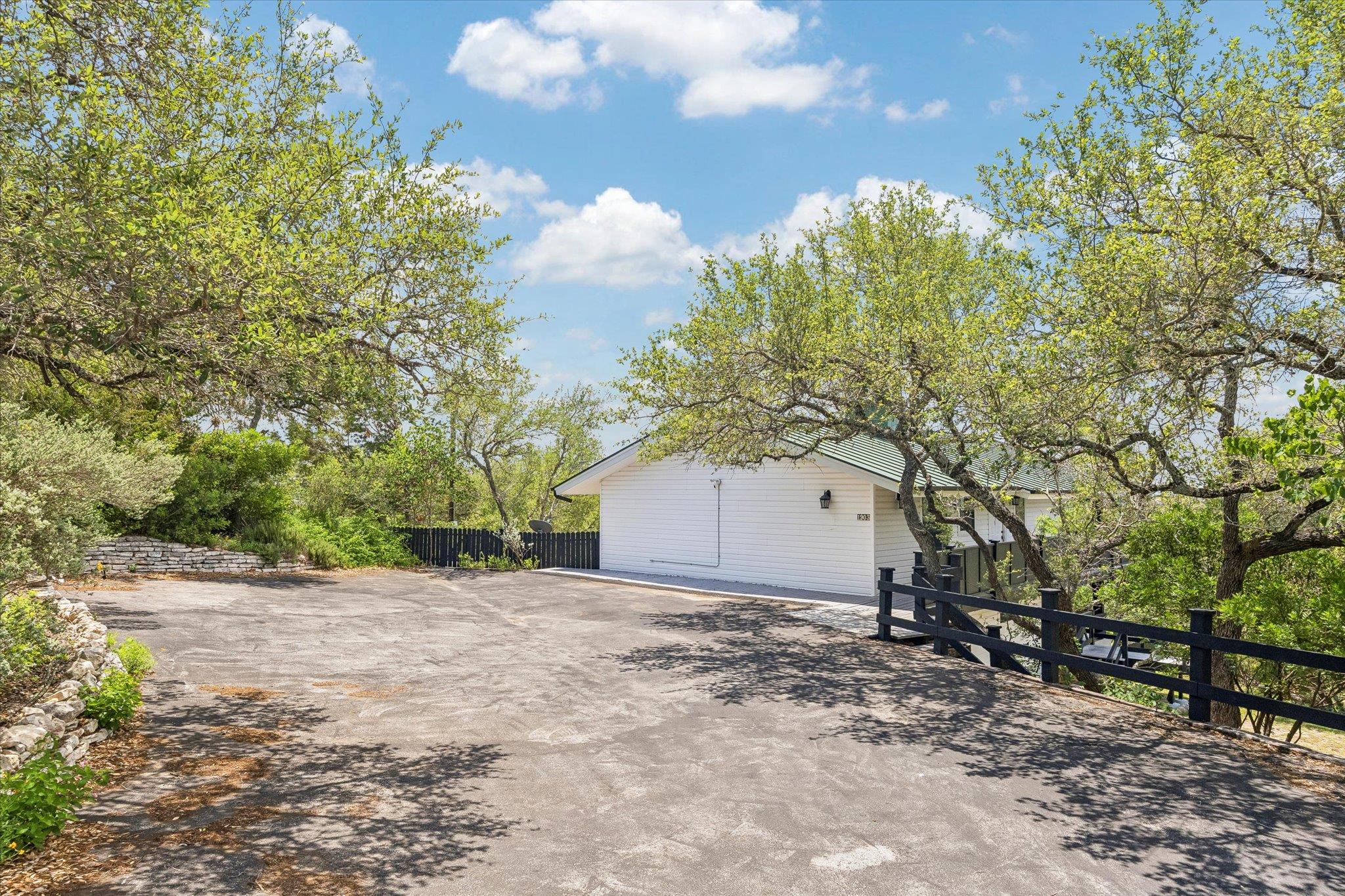 1203 Lakefield Canyon Lake TX 78133