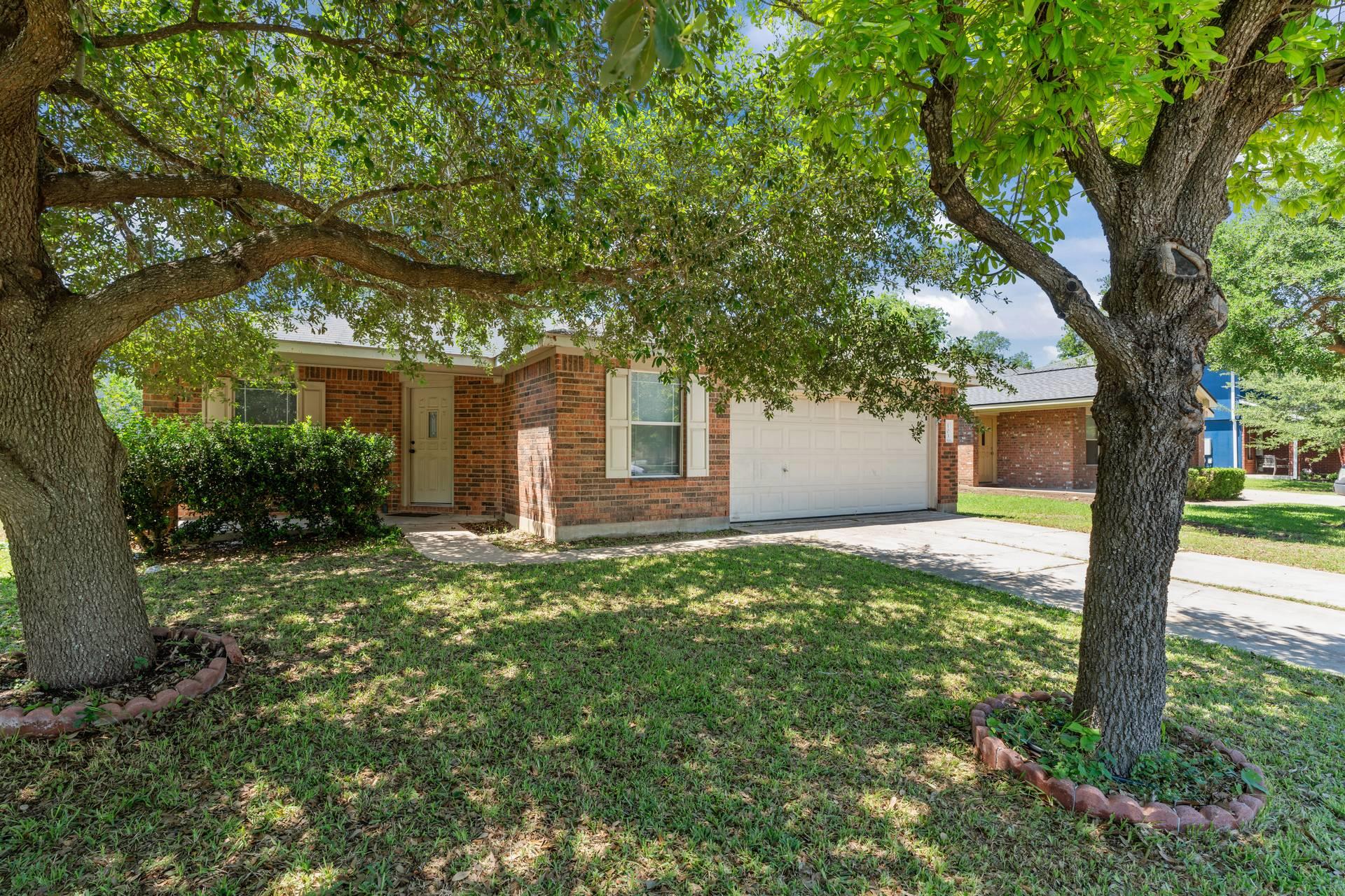 103 Easy Street Hutto TX 78634