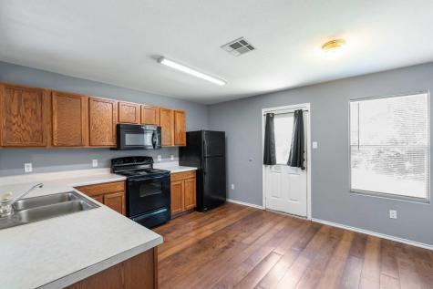 103 Easy Street Hutto TX 78634