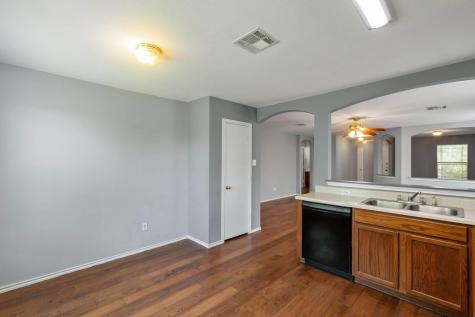 103 Easy Street Hutto TX 78634