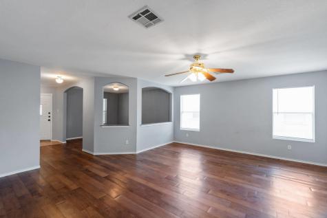 103 Easy Street Hutto TX 78634