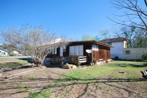 125 W Wallace Street Gonzales TX 78629