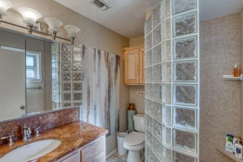 2000 Williams Lakeshore Kingsland TX 78639