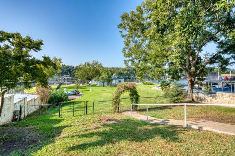 2000 Williams Lakeshore Kingsland TX 78639