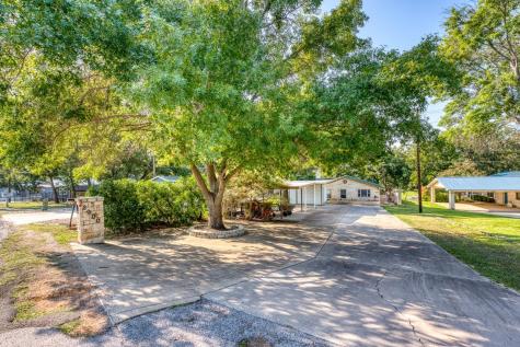 2000 Williams Lakeshore Kingsland TX 78639