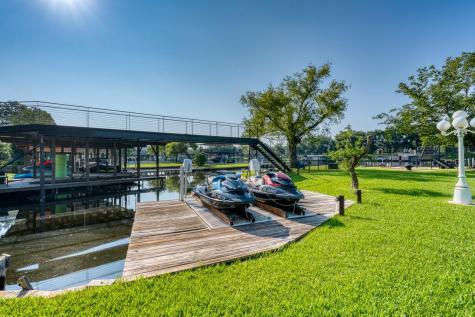 2000 Williams Lakeshore Kingsland TX 78639