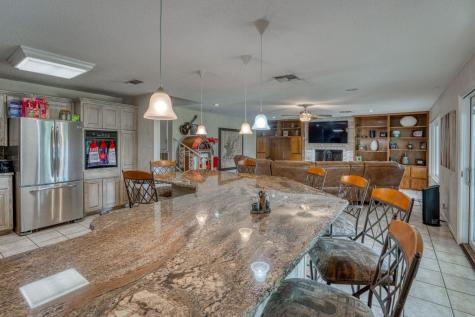 2000 Williams Lakeshore Kingsland TX 78639