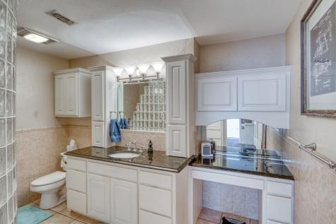 2000 Williams Lakeshore Kingsland TX 78639