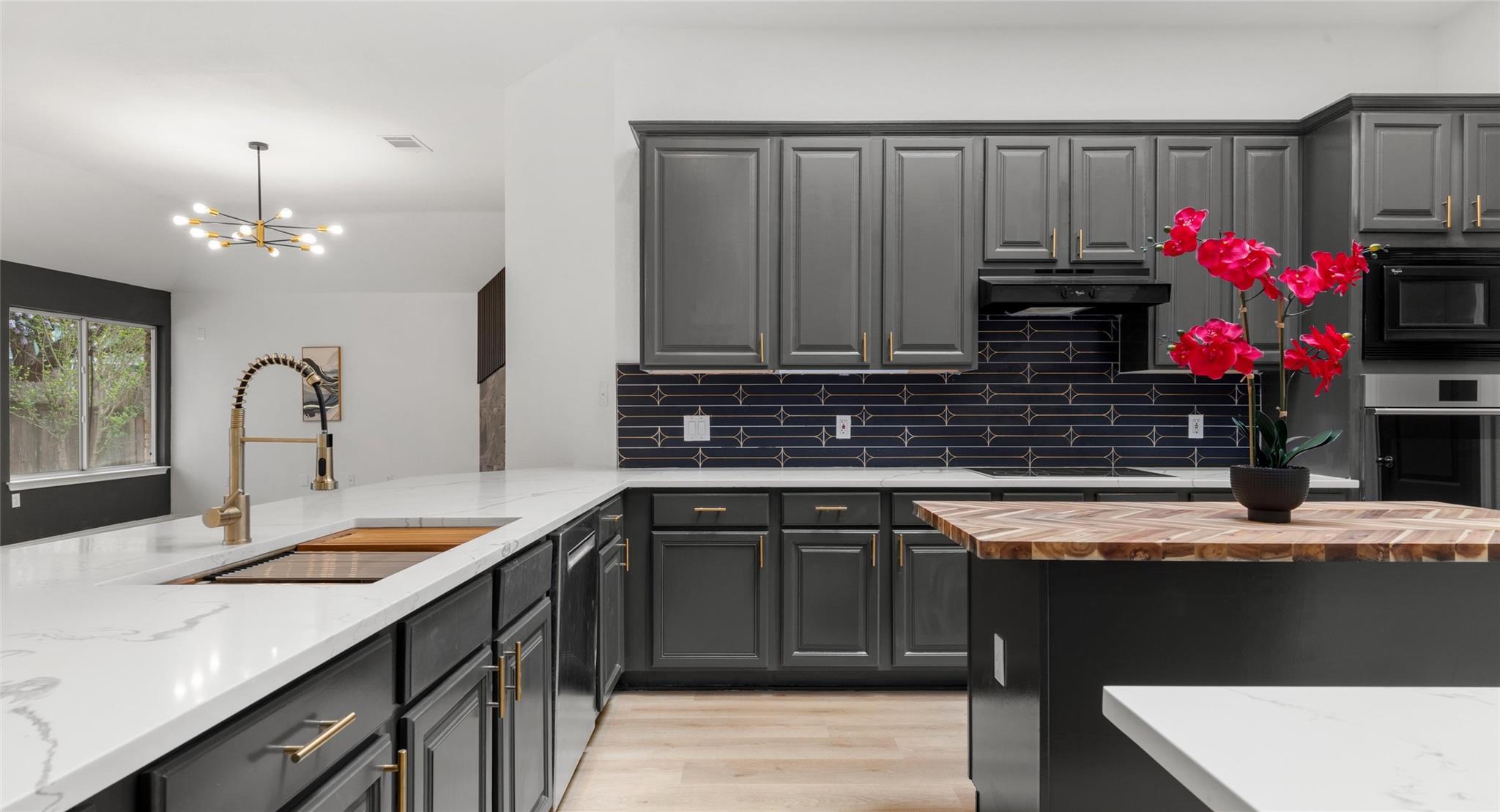 2527 Crenshaw Drive Round Rock TX 78664