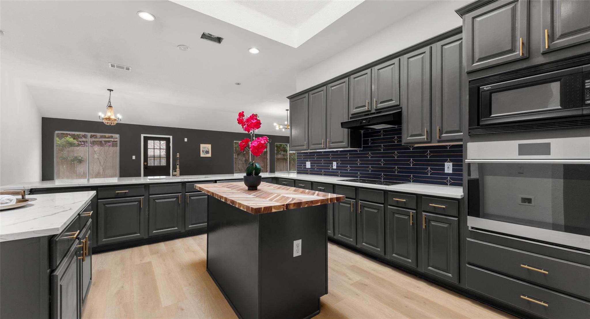 2527 Crenshaw Drive Round Rock TX 78664