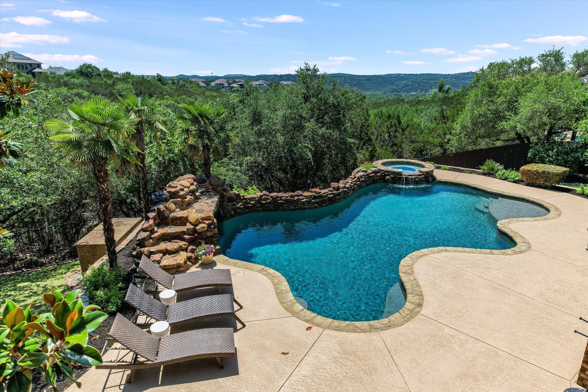 1016 Santaluz Path Austin TX 78732