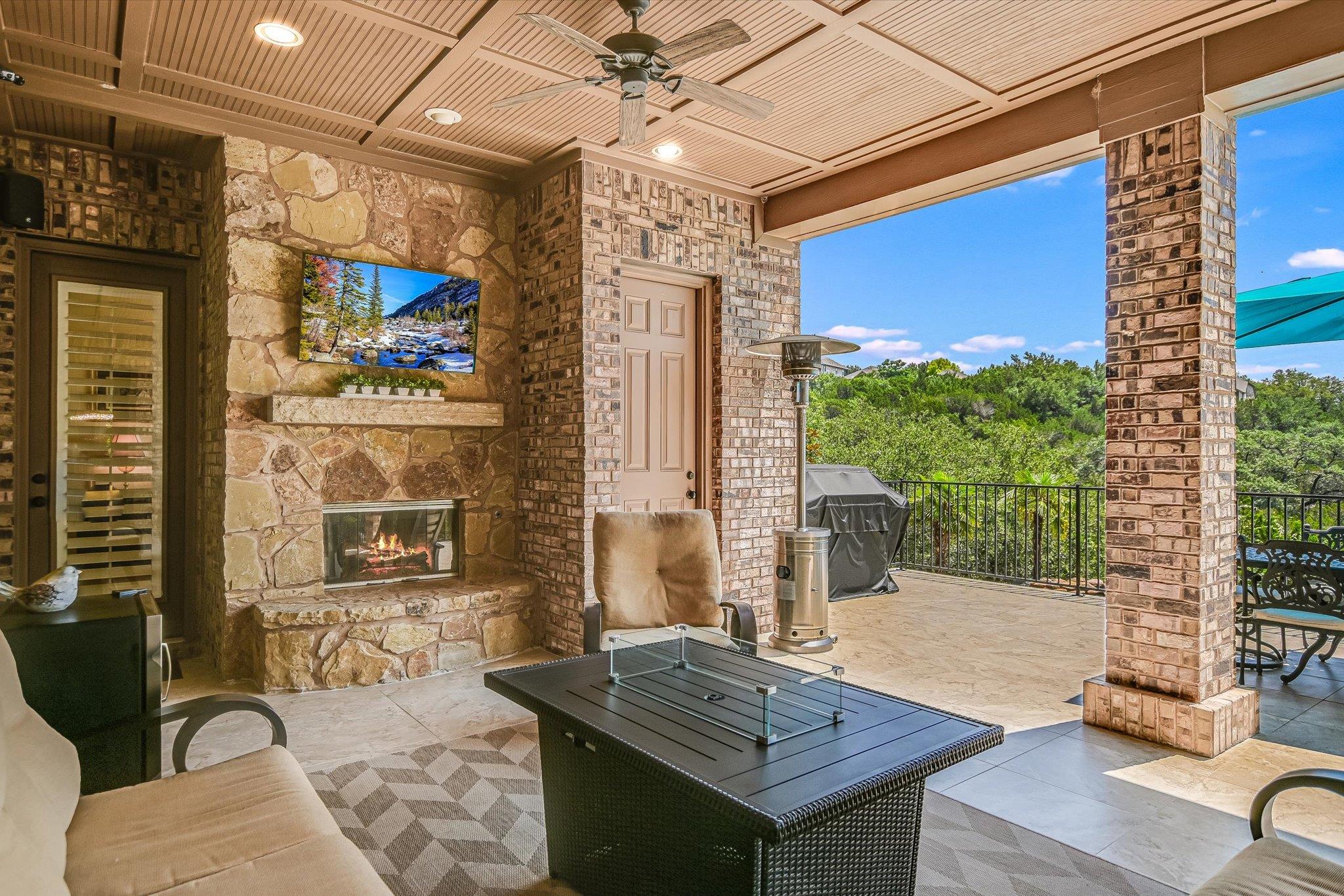 1016 Santaluz Path Austin TX 78732