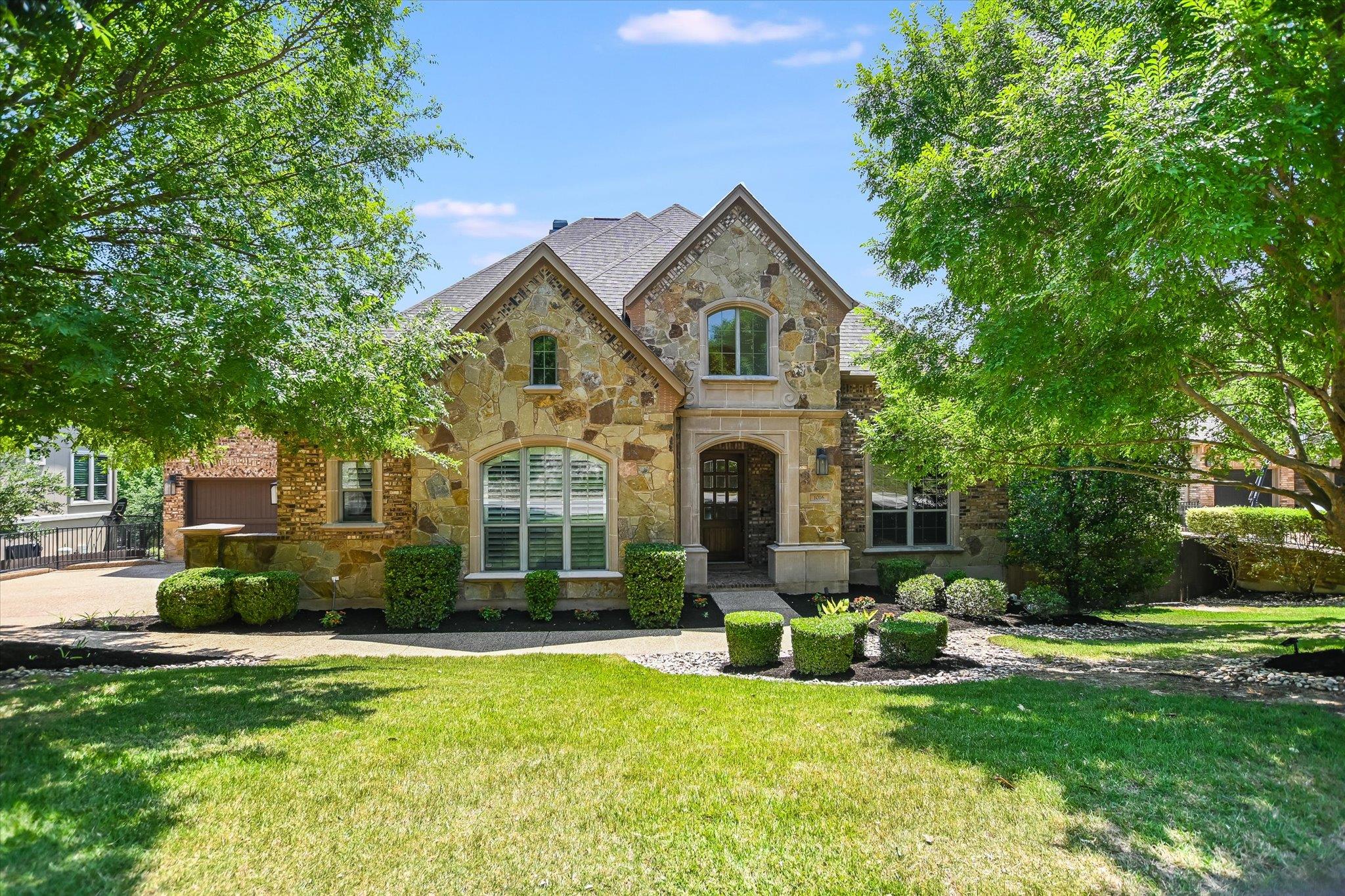 1016 Santaluz Path Austin TX 78732