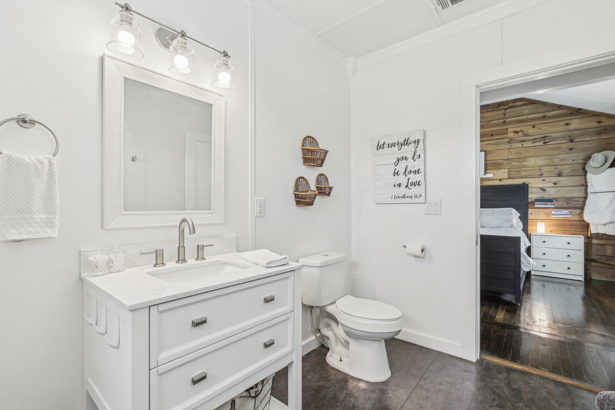 106 County Road 425 Spicewood TX 78669