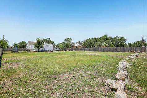 106 County Road 425 Spicewood TX 78669