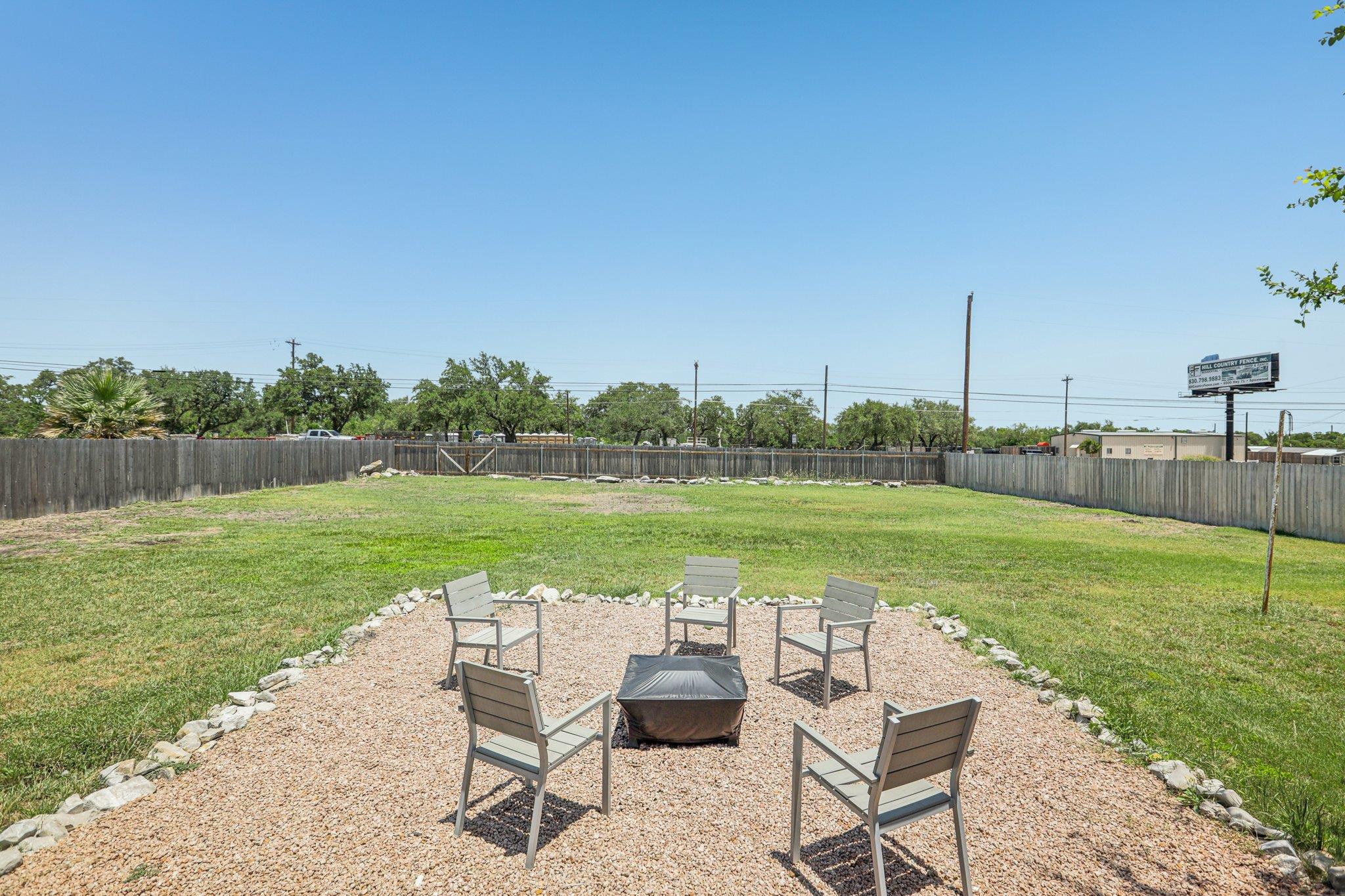 106 County Road 425 Spicewood TX 78669