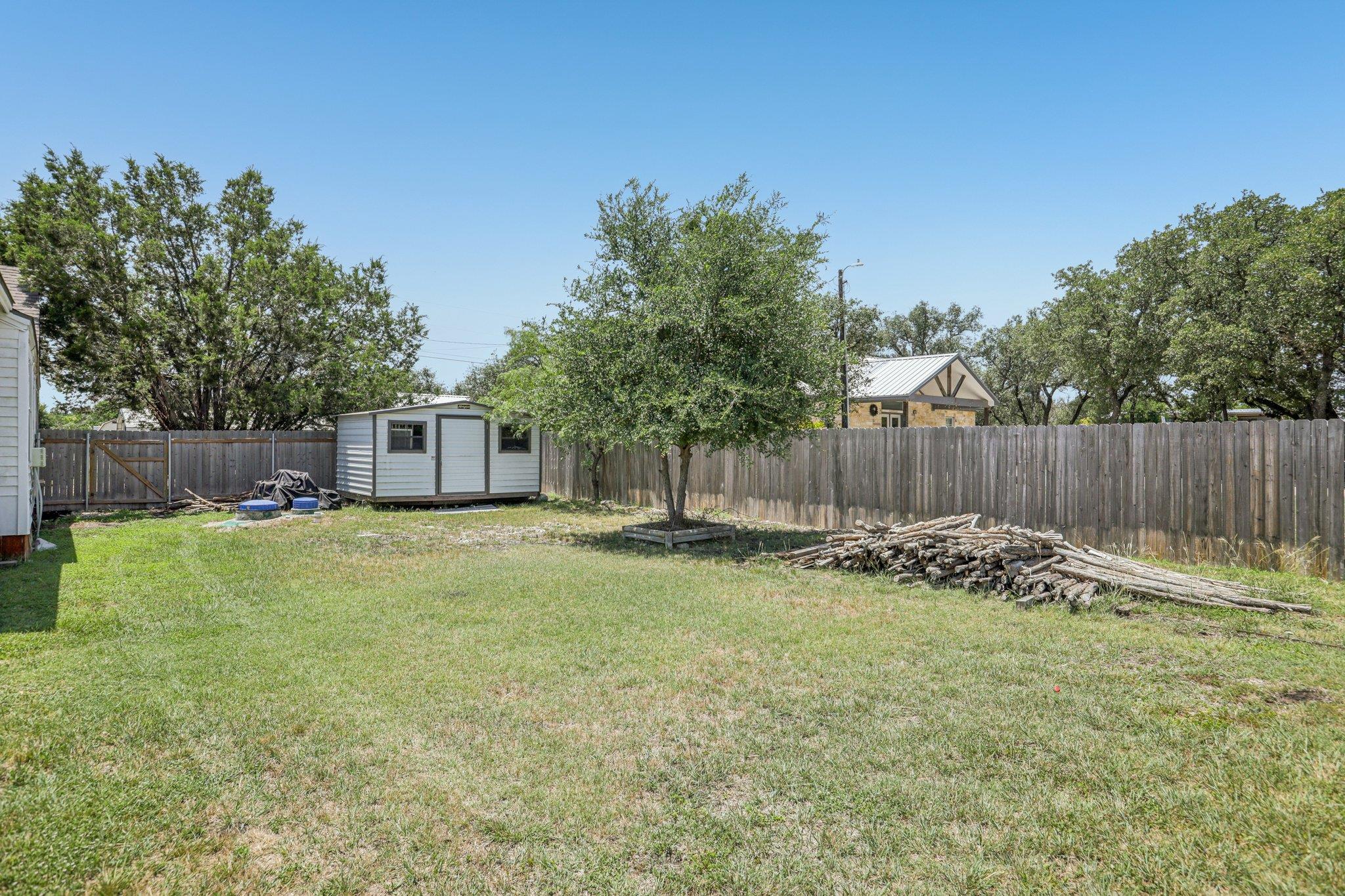 106 County Road 425 Spicewood TX 78669