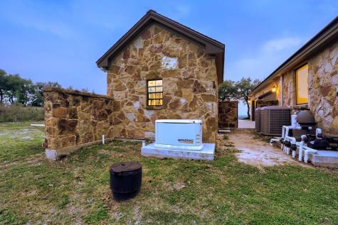 226 Hudson Lane Dripping Springs TX 78620