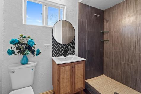 18702 Lakeland Drive Point Venture TX 78645