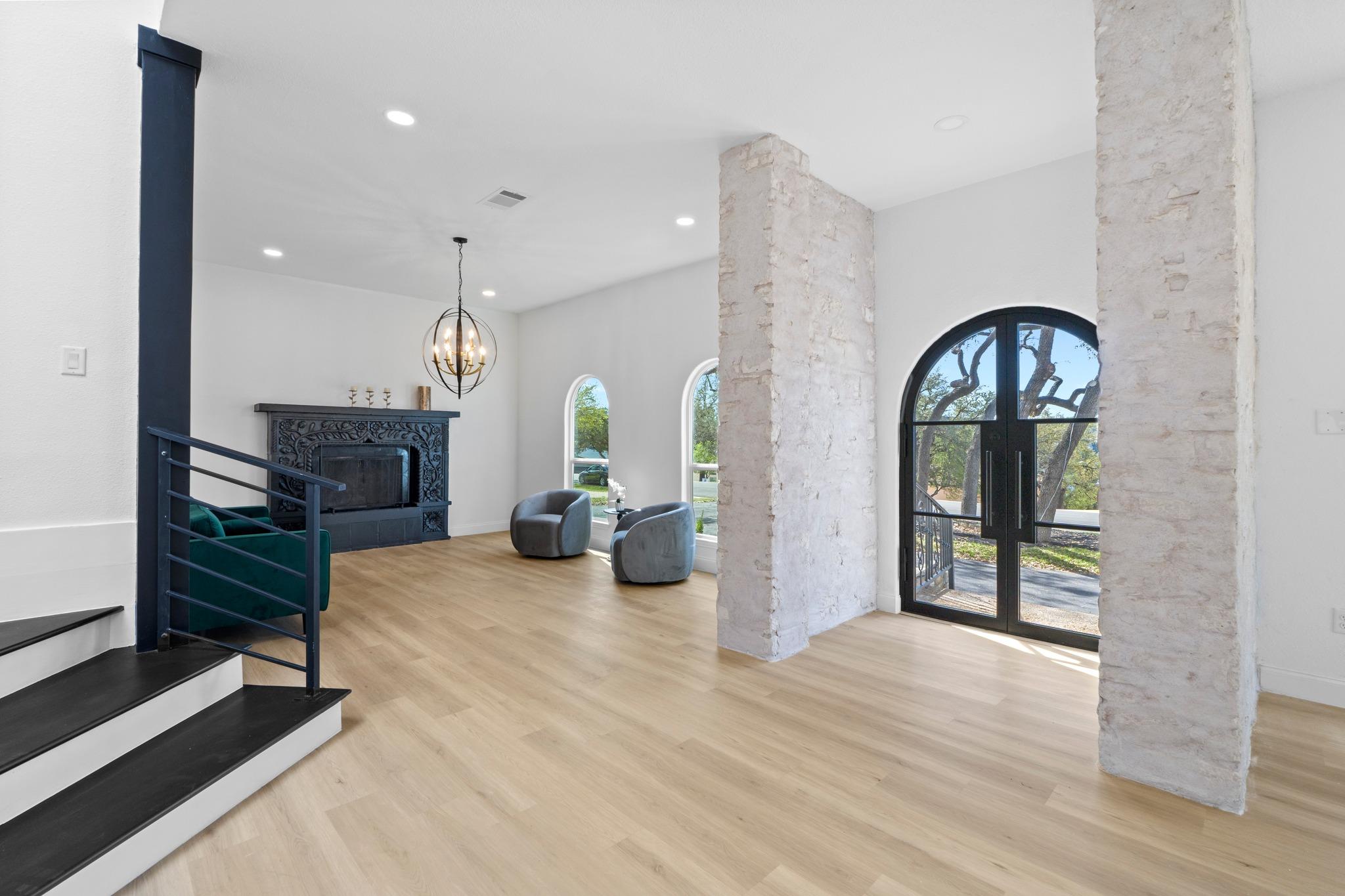 18702 Lakeland Drive Point Venture TX 78645