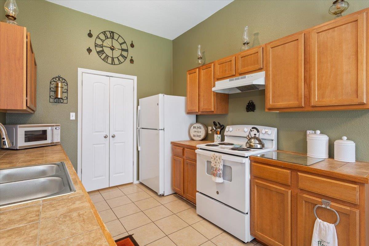 237 Moonstone Drive Jarrell TX 76537