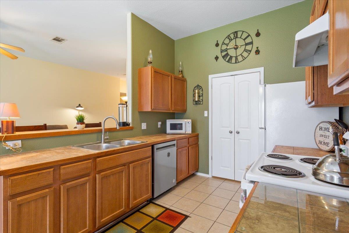 237 Moonstone Drive Jarrell TX 76537