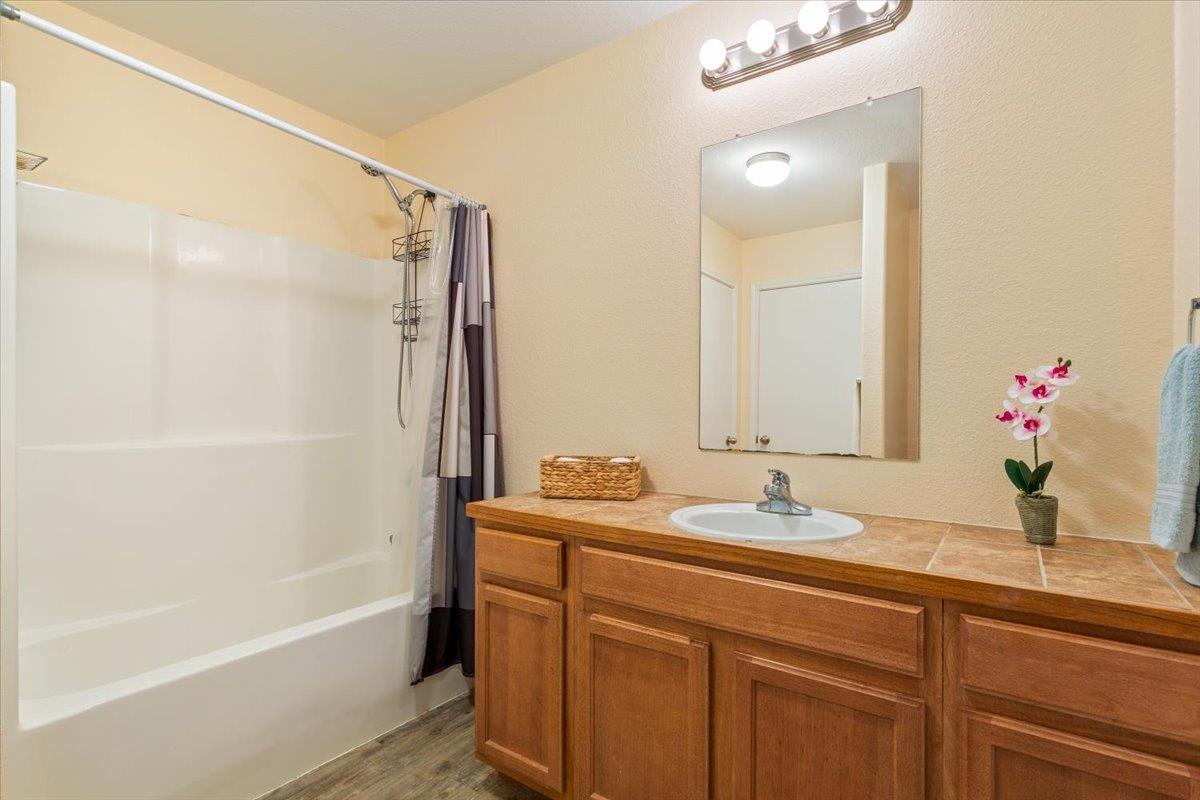 237 Moonstone Drive Jarrell TX 76537