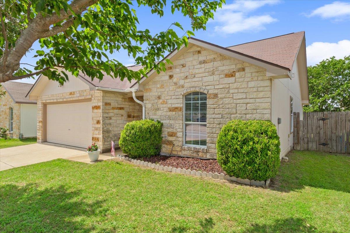 237 Moonstone Drive Jarrell TX 76537