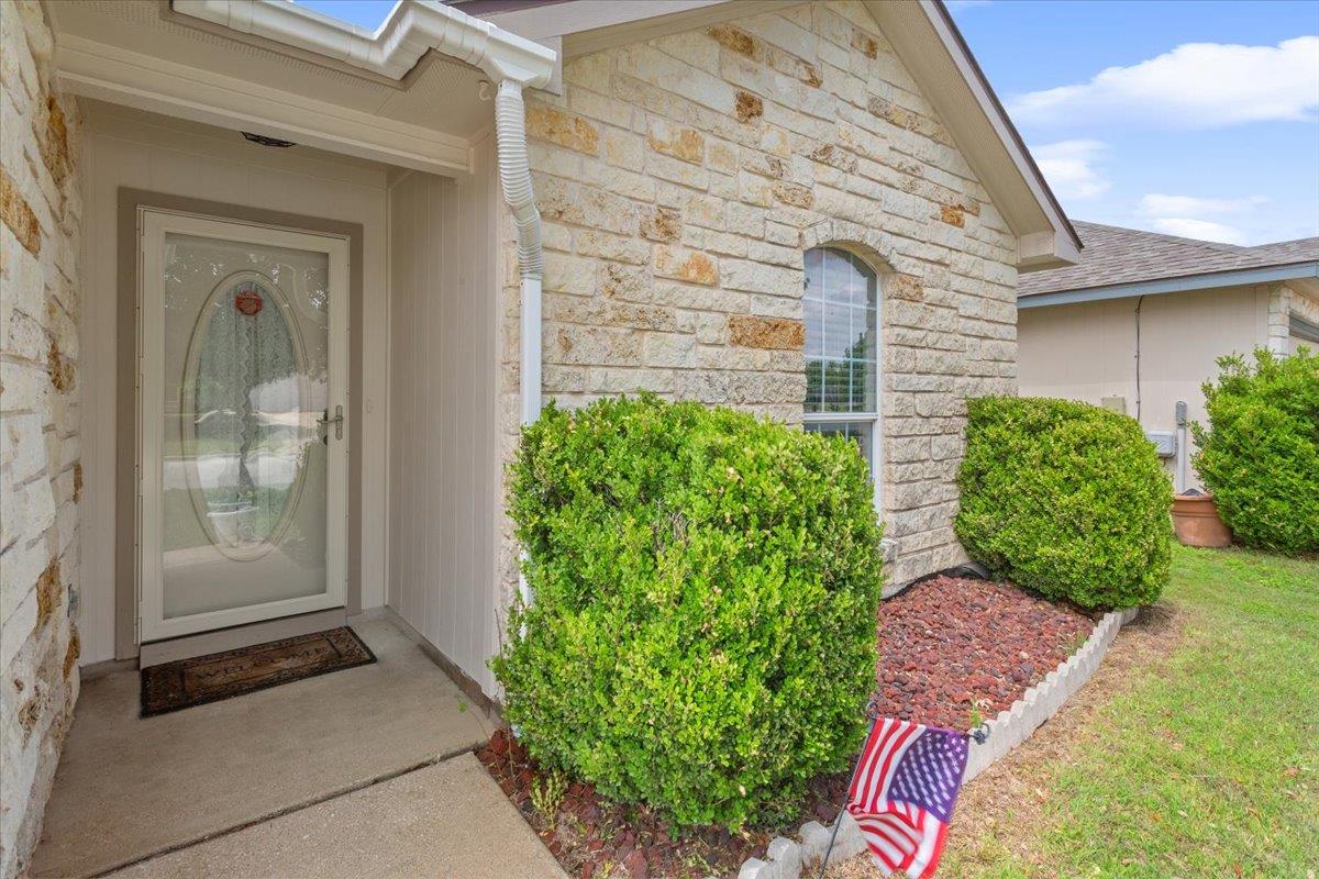 237 Moonstone Drive Jarrell TX 76537