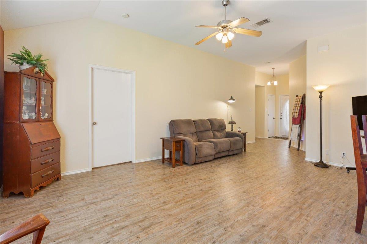 237 Moonstone Drive Jarrell TX 76537