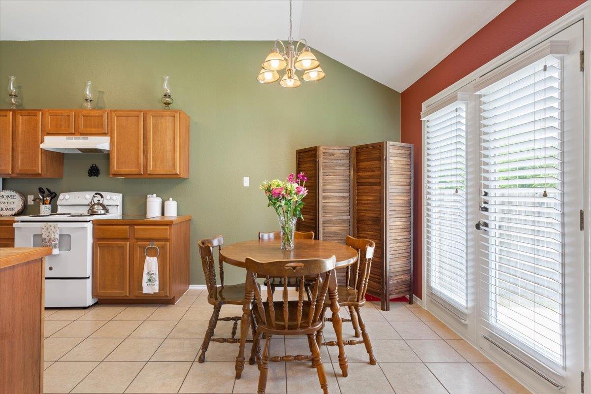 237 Moonstone Drive Jarrell TX 76537