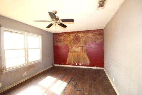 1411 W Main Street Gatesville TX 76528