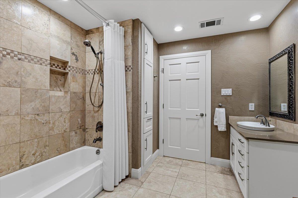 25207 Lake View Drive Spicewood TX 78669