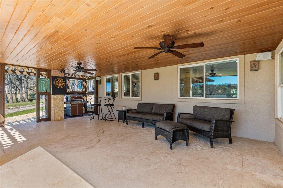 25207 Lake View Drive Spicewood TX 78669