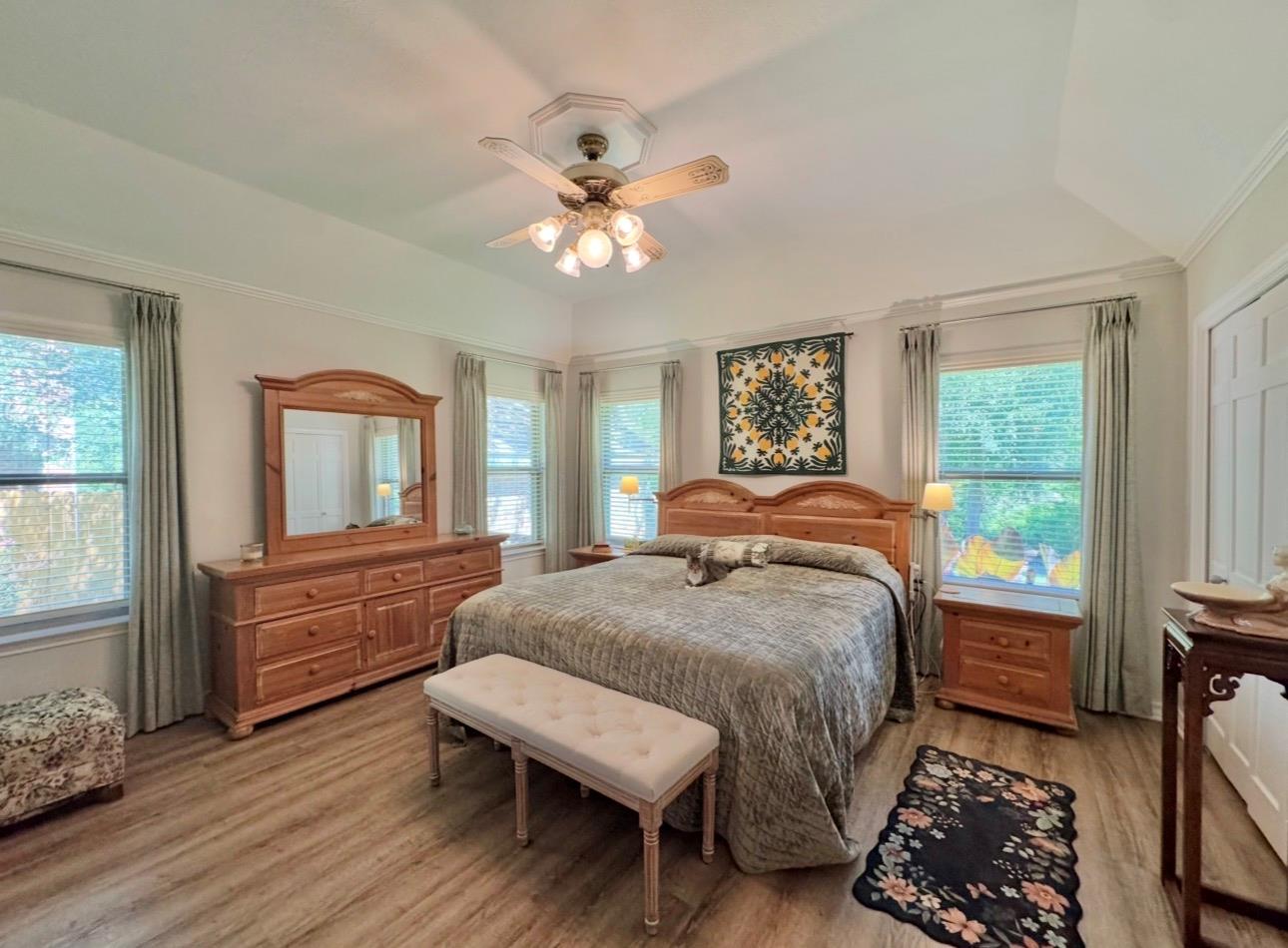 203 E 11th Street Elgin TX 78621