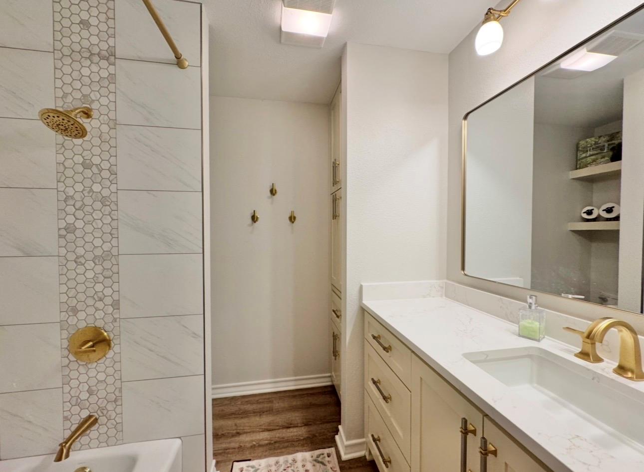 203 E 11th Street Elgin TX 78621