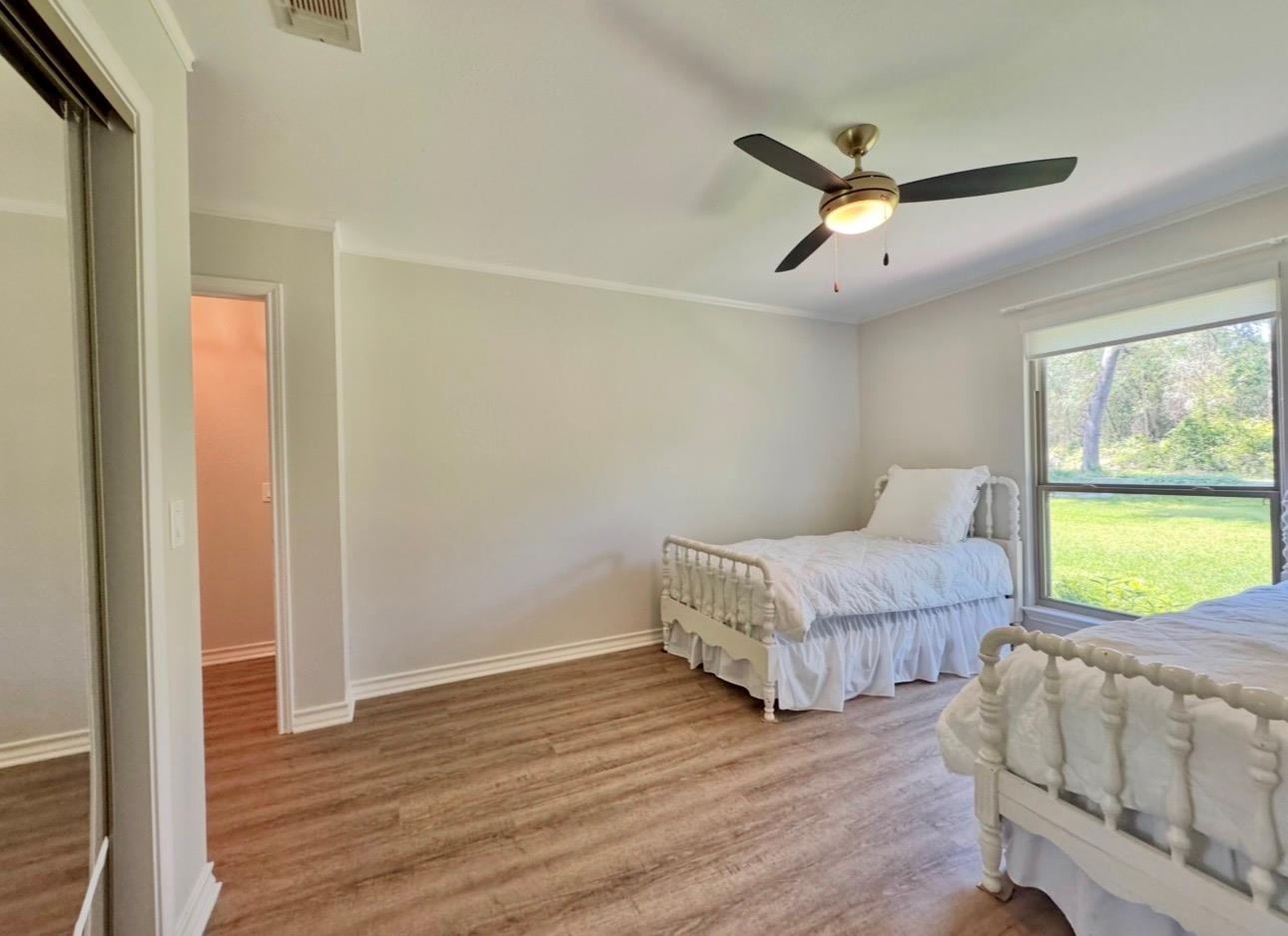 203 E 11th Street Elgin TX 78621
