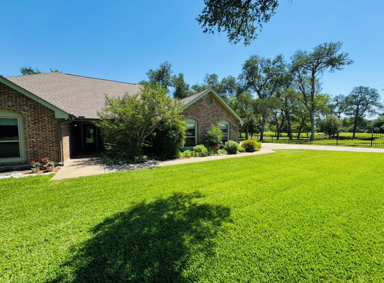 203 E 11th Street Elgin TX 78621