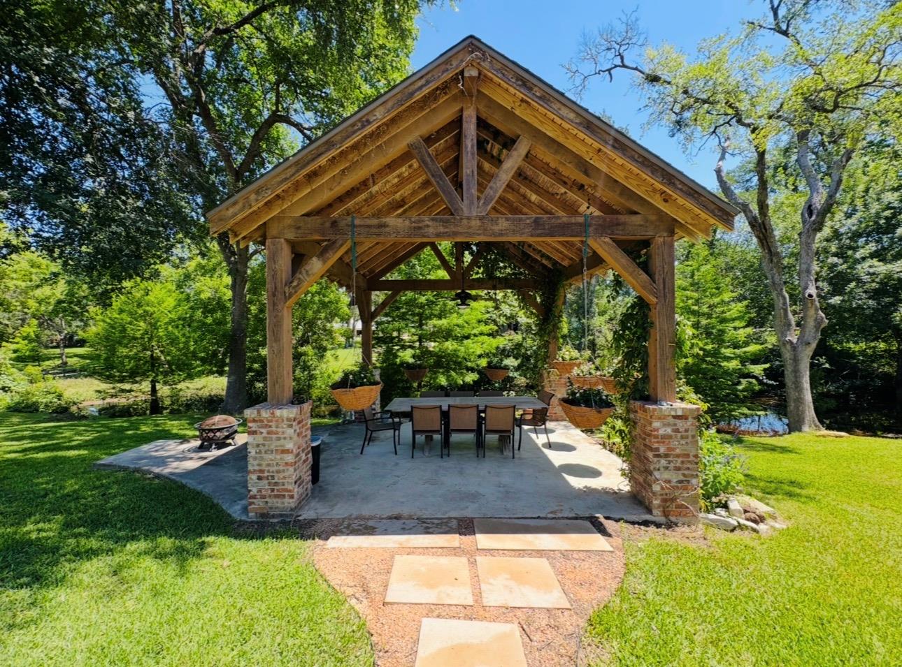 203 E 11th Street Elgin TX 78621