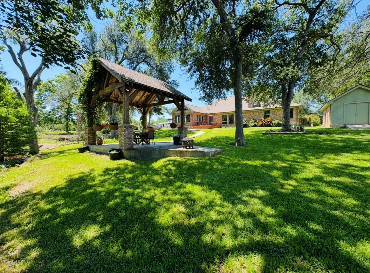 203 E 11th Street Elgin TX 78621