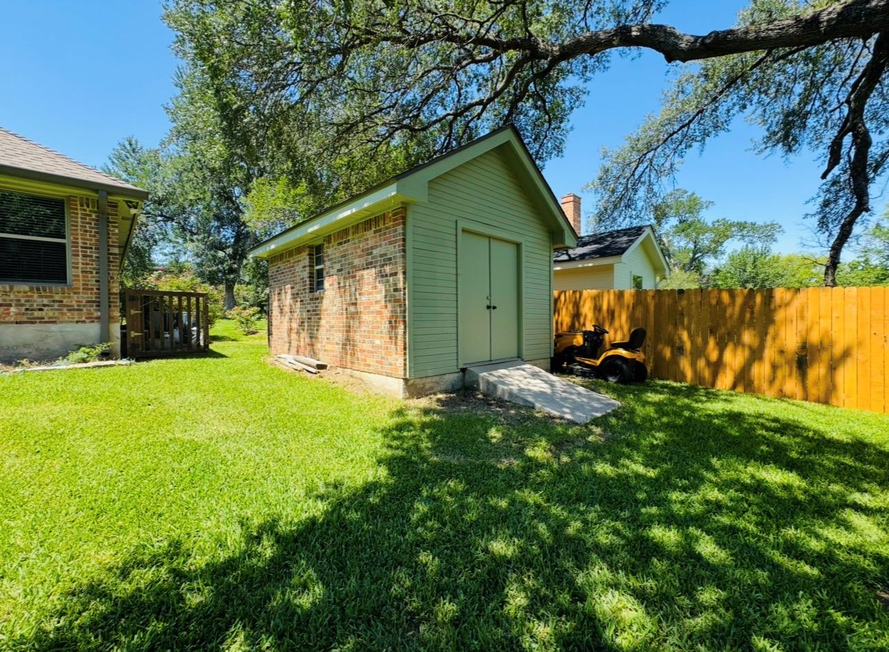 203 E 11th Street Elgin TX 78621