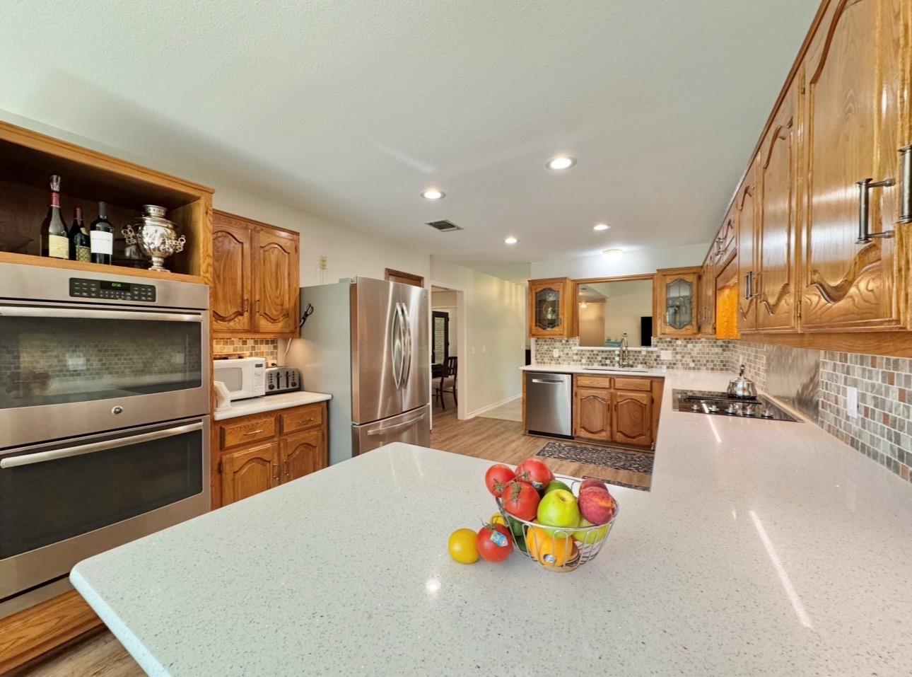 203 E 11th Street Elgin TX 78621